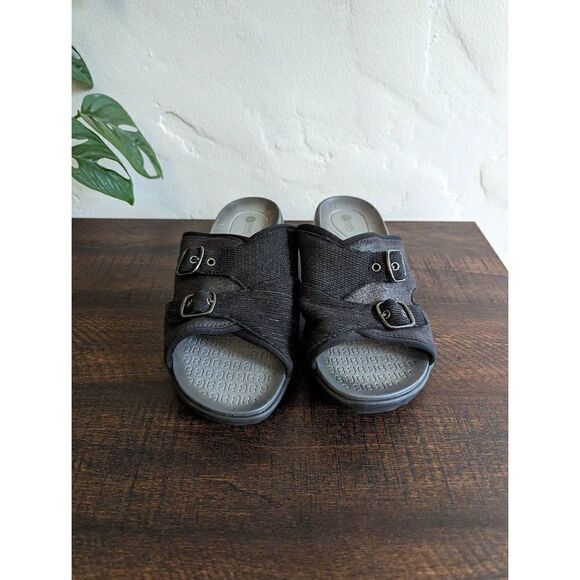 Bzees Women's Always Comfort Buckle Platform Sandals Shoes - Size 8.5 - Picture 3 of 9